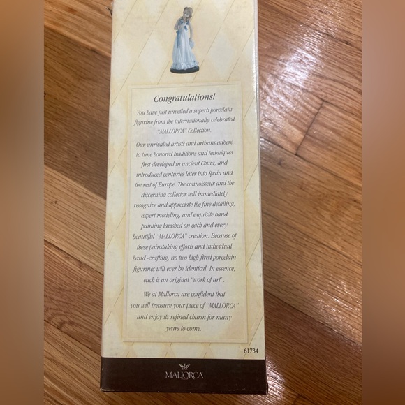 Josephine With Umbrella Mallorca by Studio Porcelain Figurine Girl Hat Glossy - Picture 7 of 8